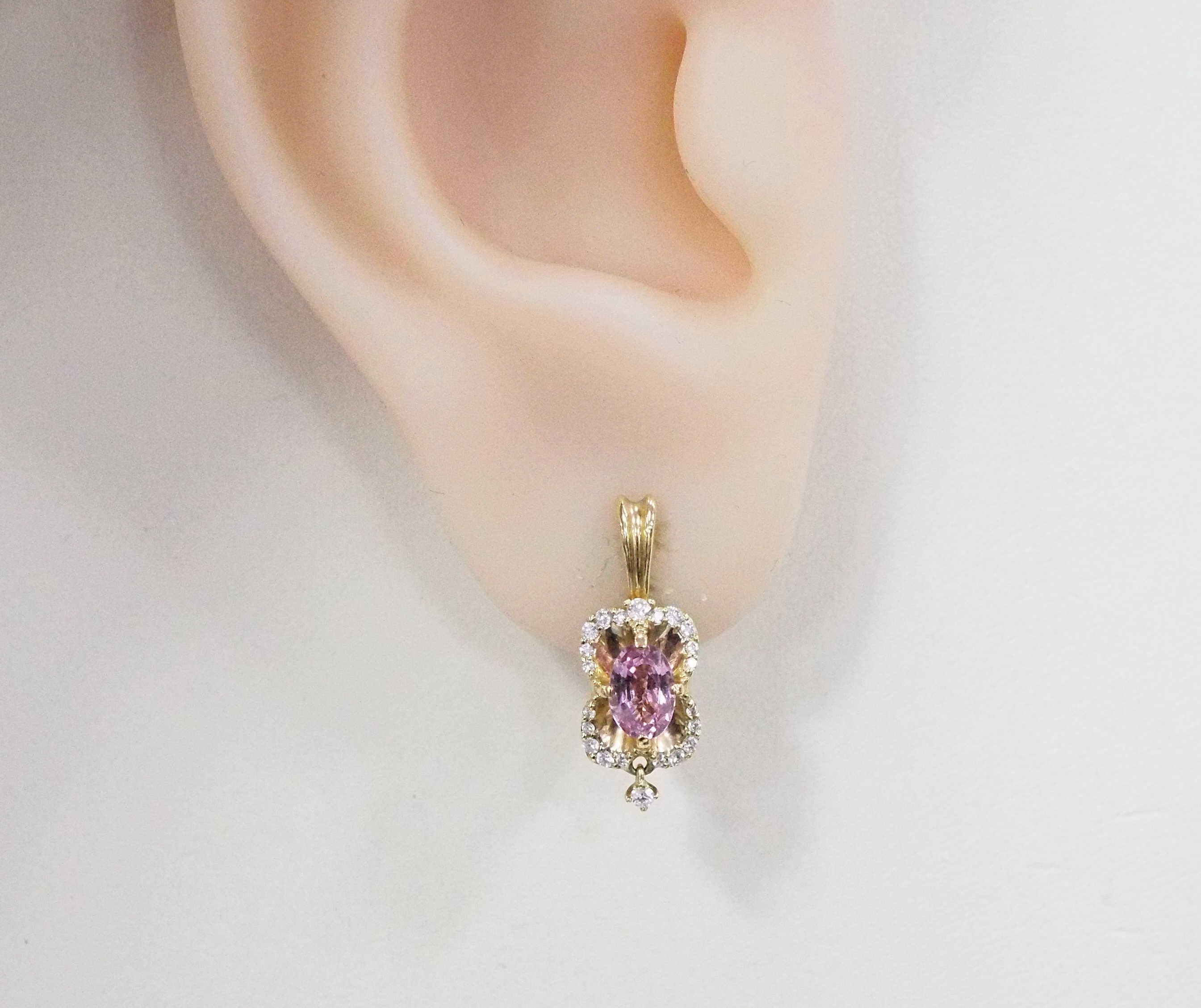 Серьги из желтого золота с розовой шпинелью